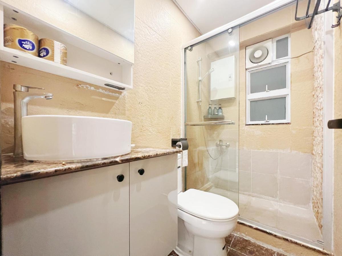 Student - 5 Man Cheong Street Hostel