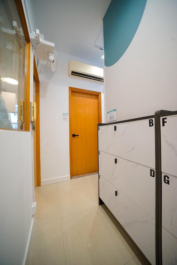 Student - 276 Gloucester Road * Hong Kong