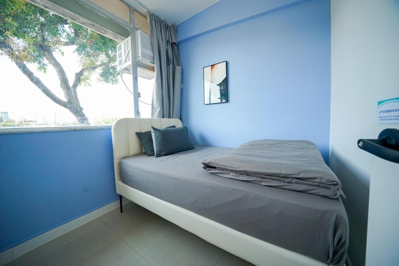 Student - 276 Gloucester Road *