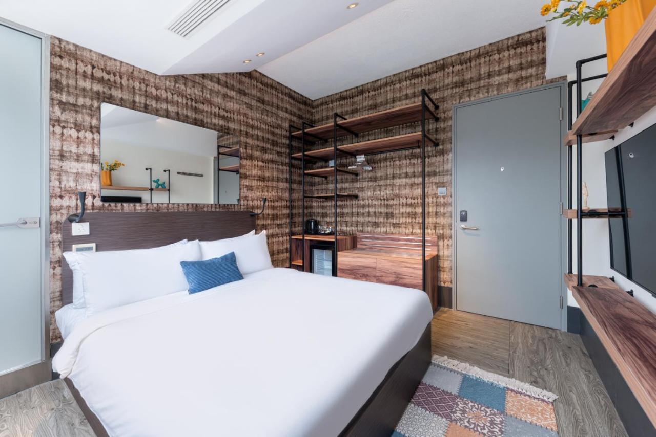 The Aberdeen Harbour By Ovolo Hotel Hongkong