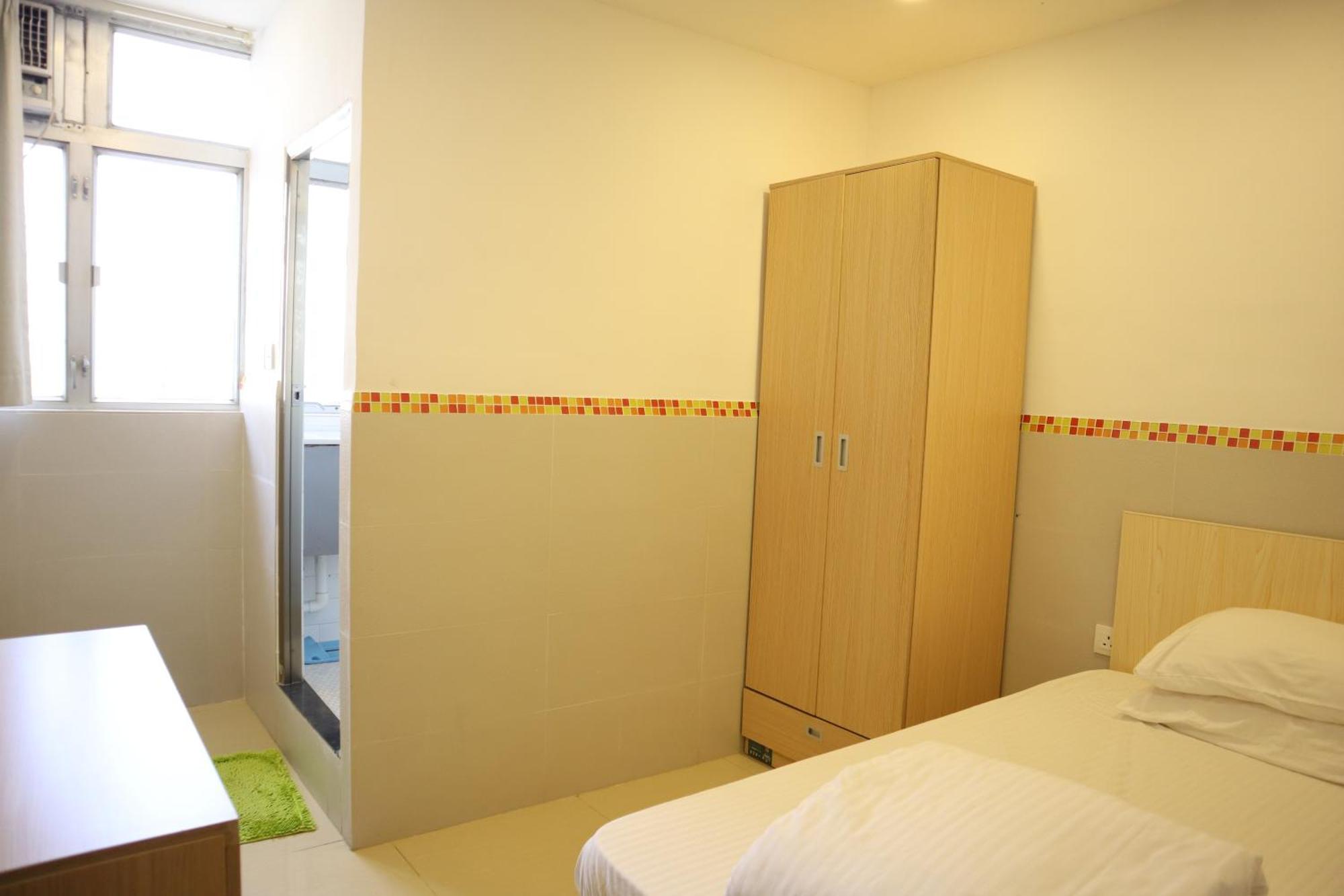 Hong Kong Hostel *