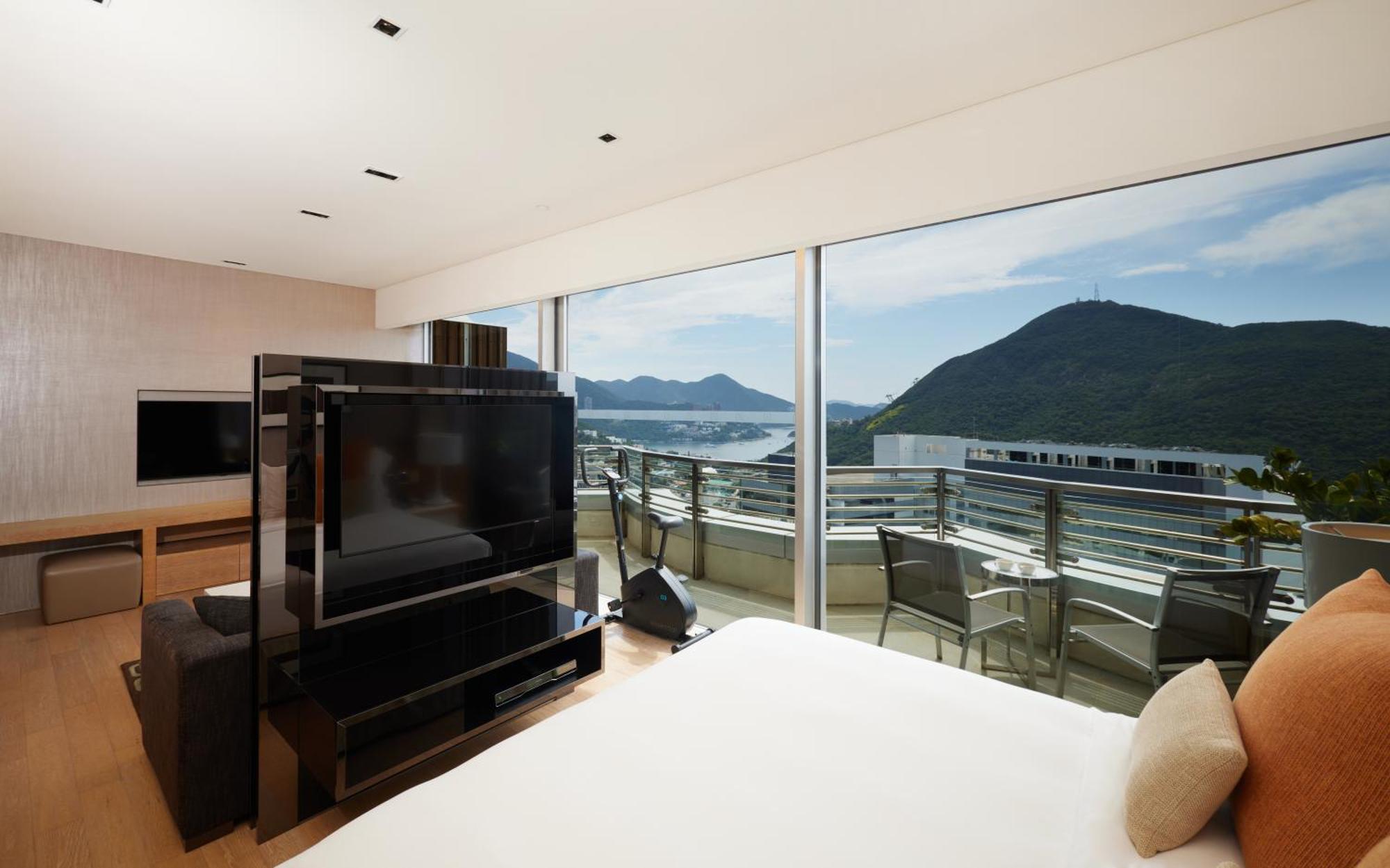 Nina Island South 4*