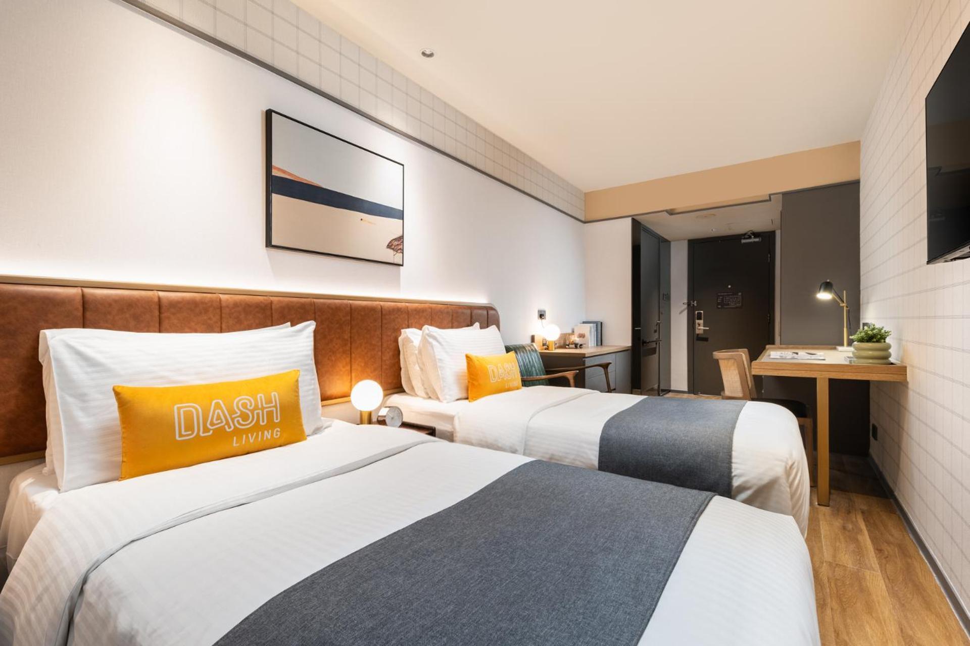 Hotel Dash Living On Hollywood