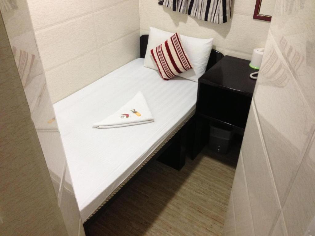 Crystal Guest house Hong Kong