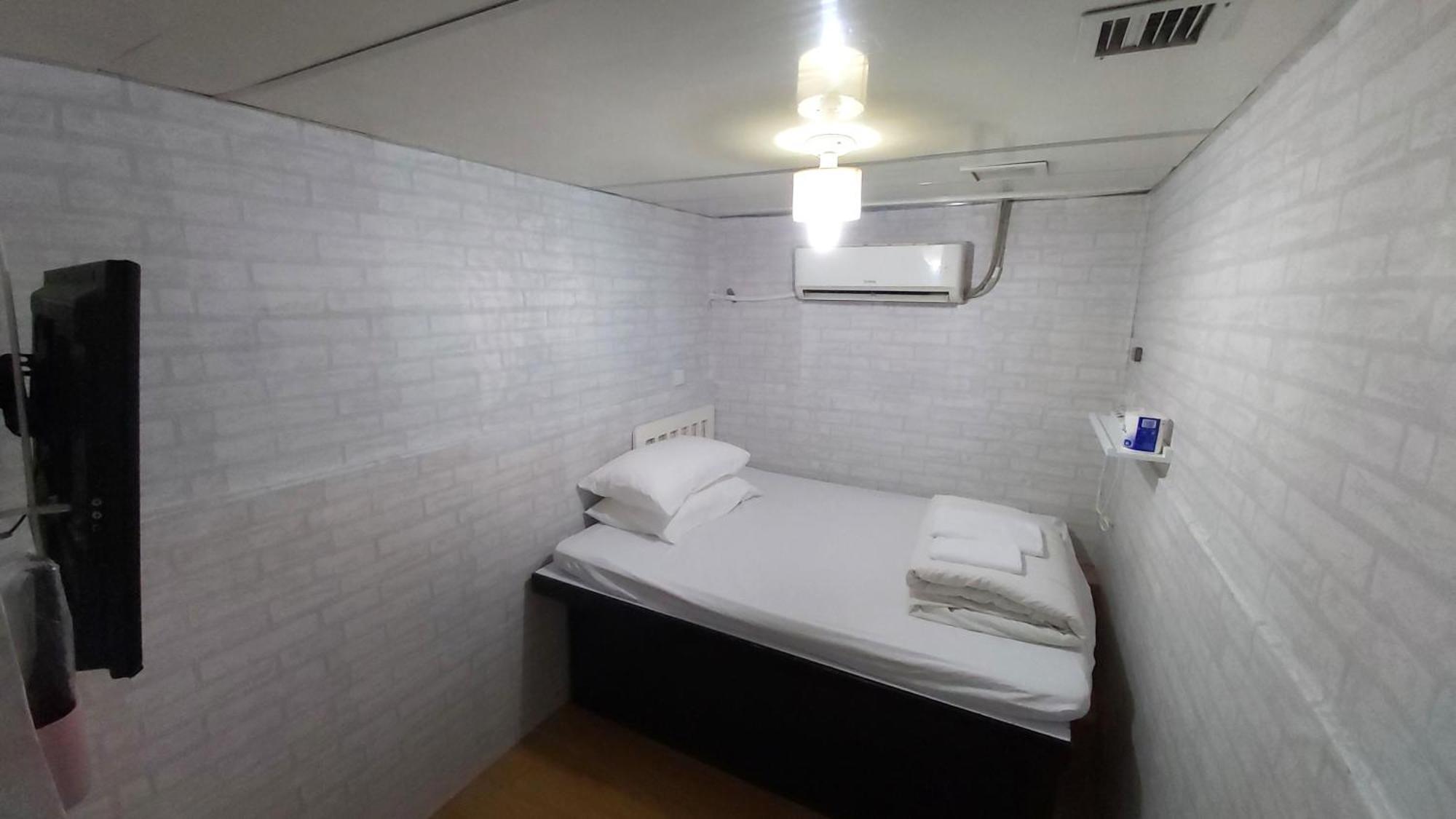Cozy Jordan Station Guest house Hong Kong