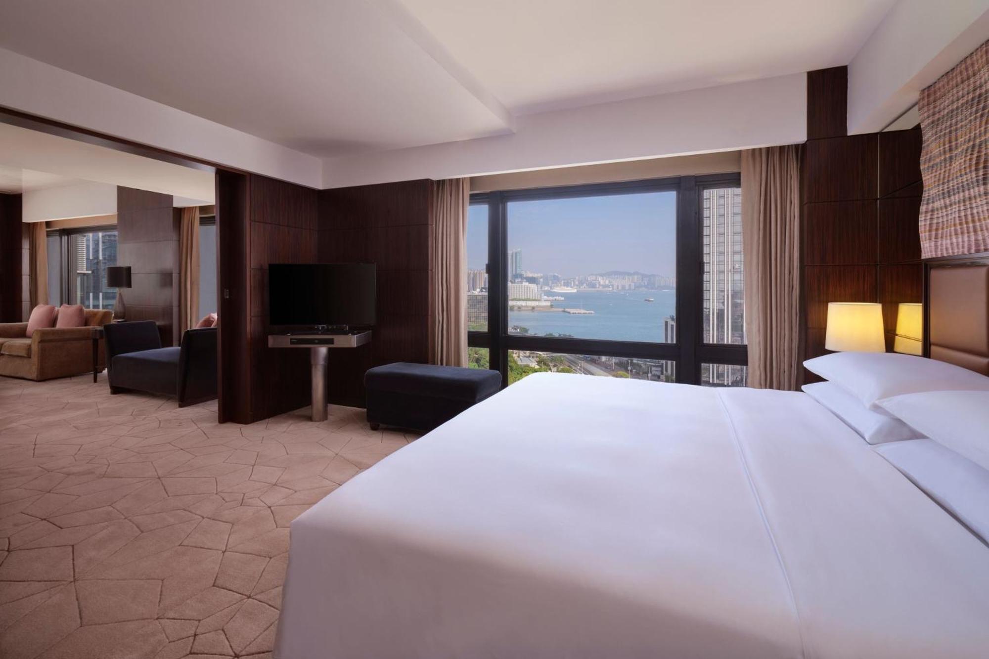 Sheraton & Towers Hotel 5*