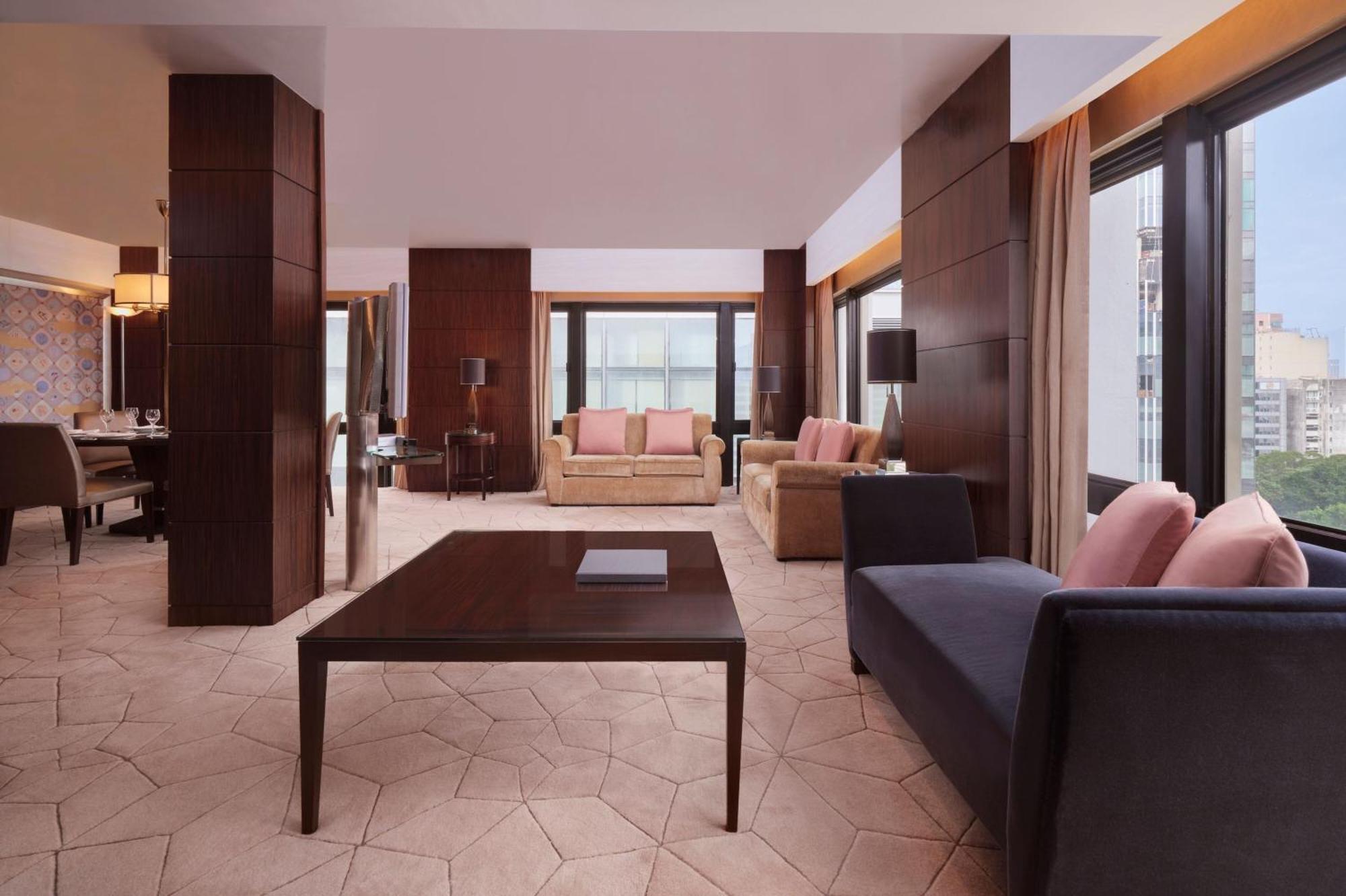 Hotel Sheraton & Towers 5*