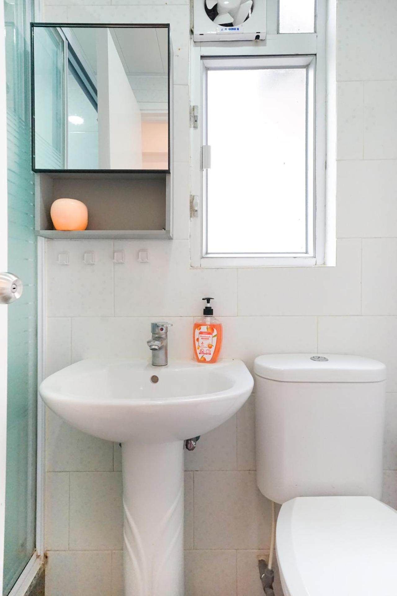 Student - 294 Hennessy Road Homestay
