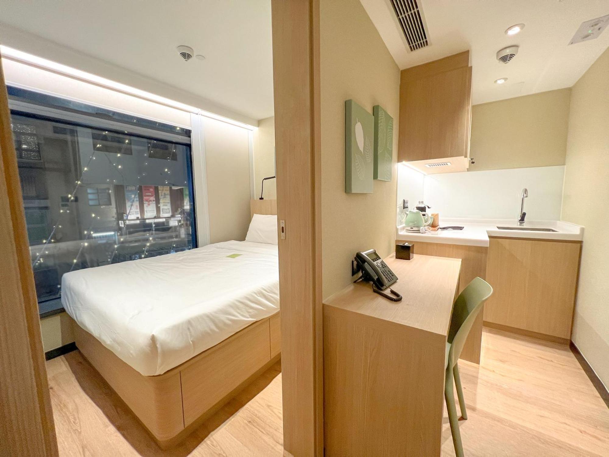 Urbanwood Ap Lei Chau Hotel 4*