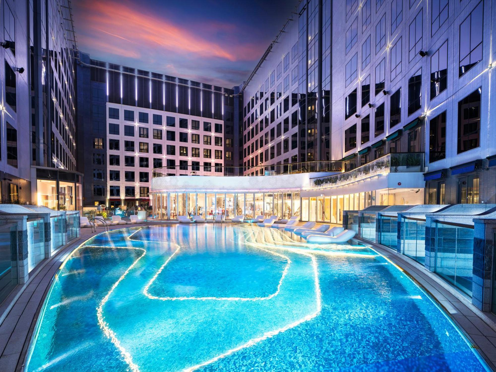 Hotel Regala Skycity