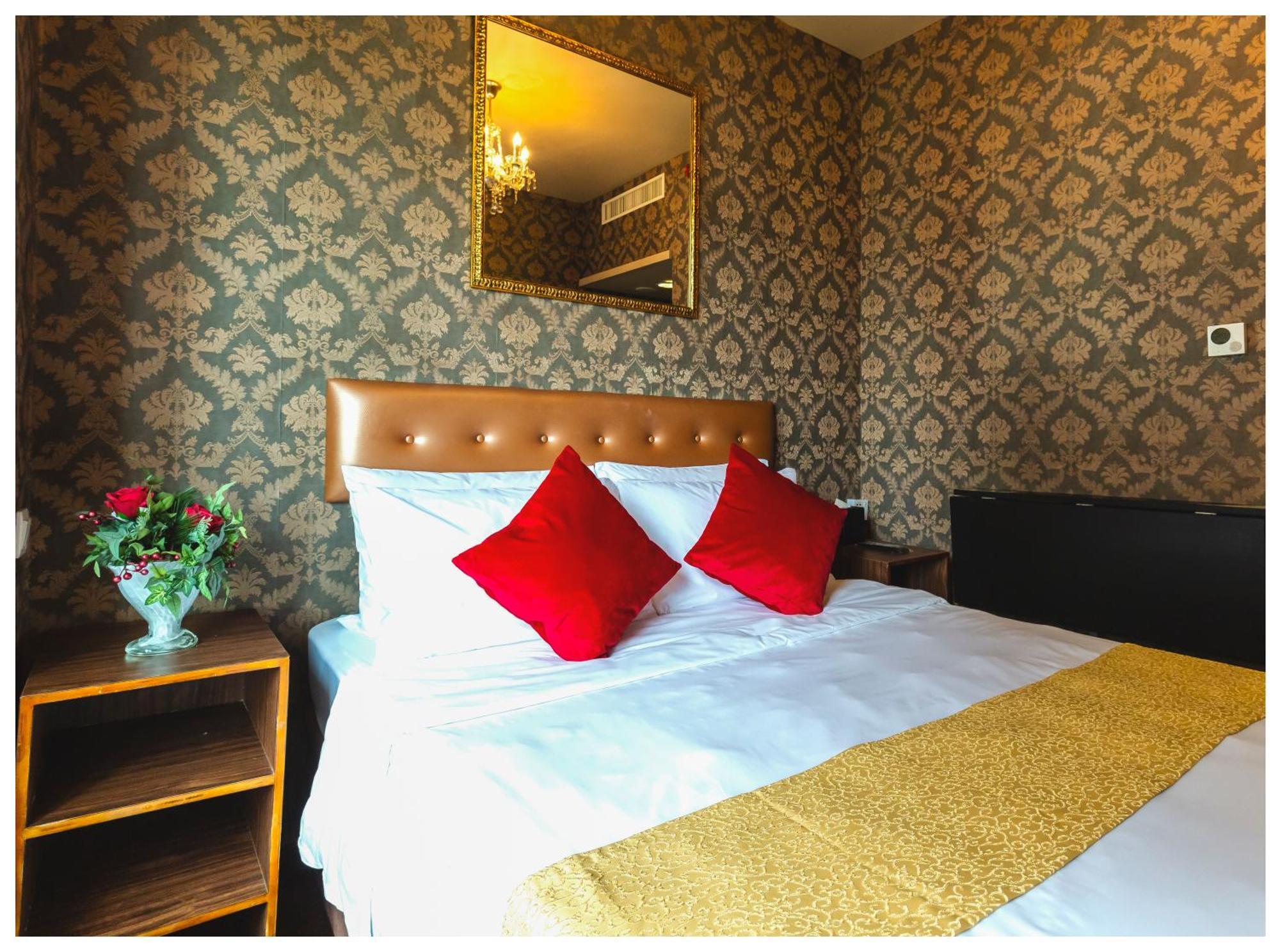 Ramada Grand Tsim Sha Tsui 4*