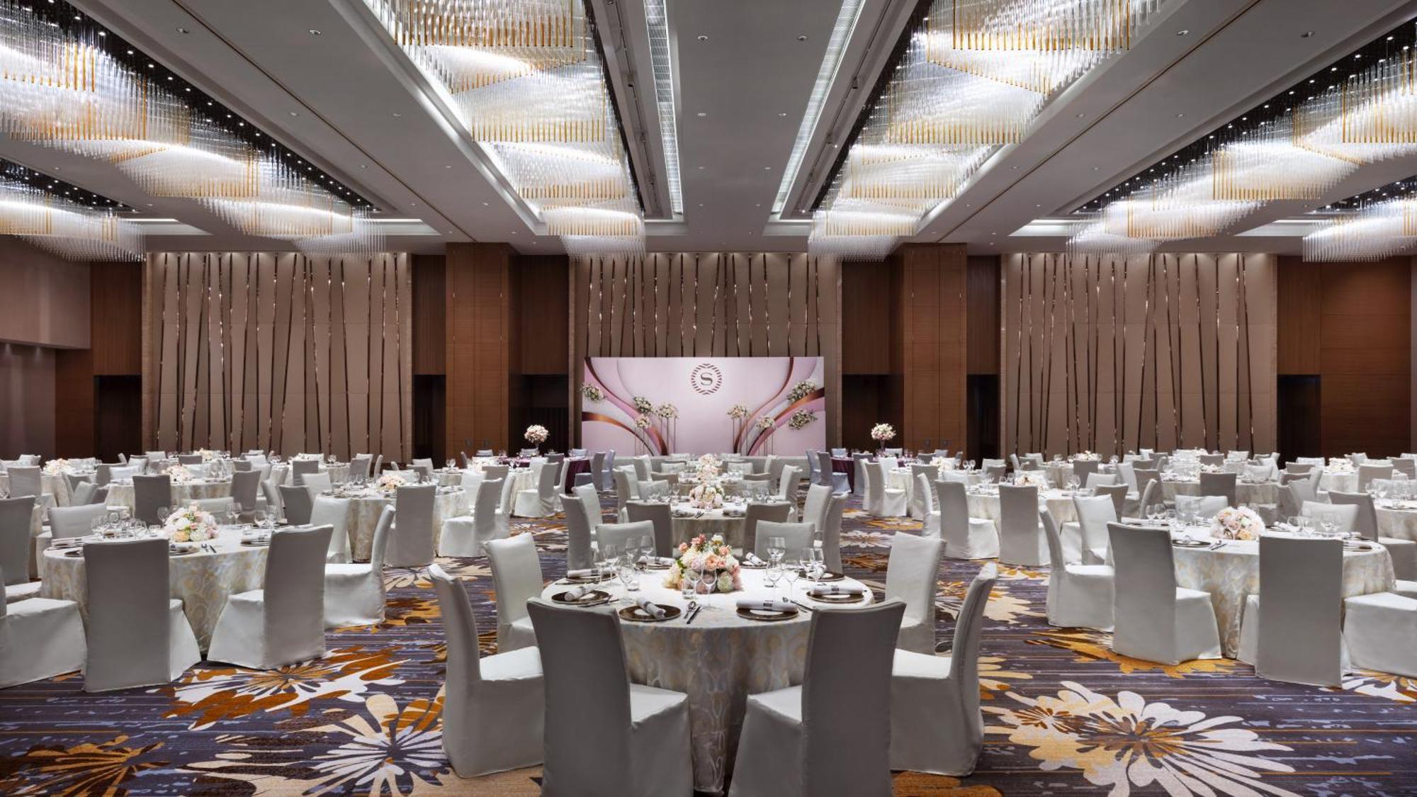 Sheraton Tung Chung Hotel 5*