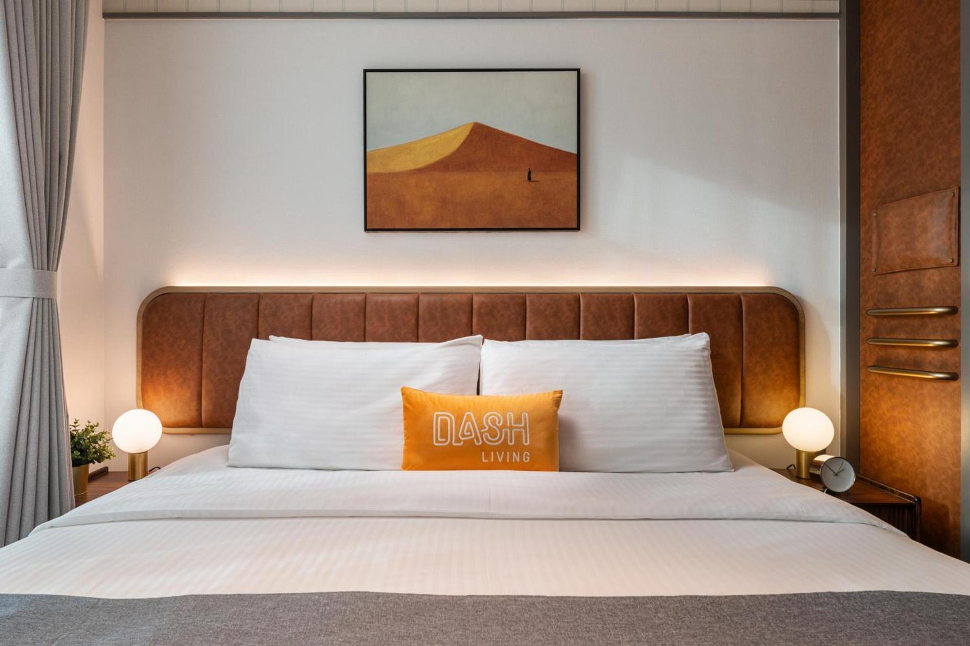 Hotel Dash Living On Hollywood