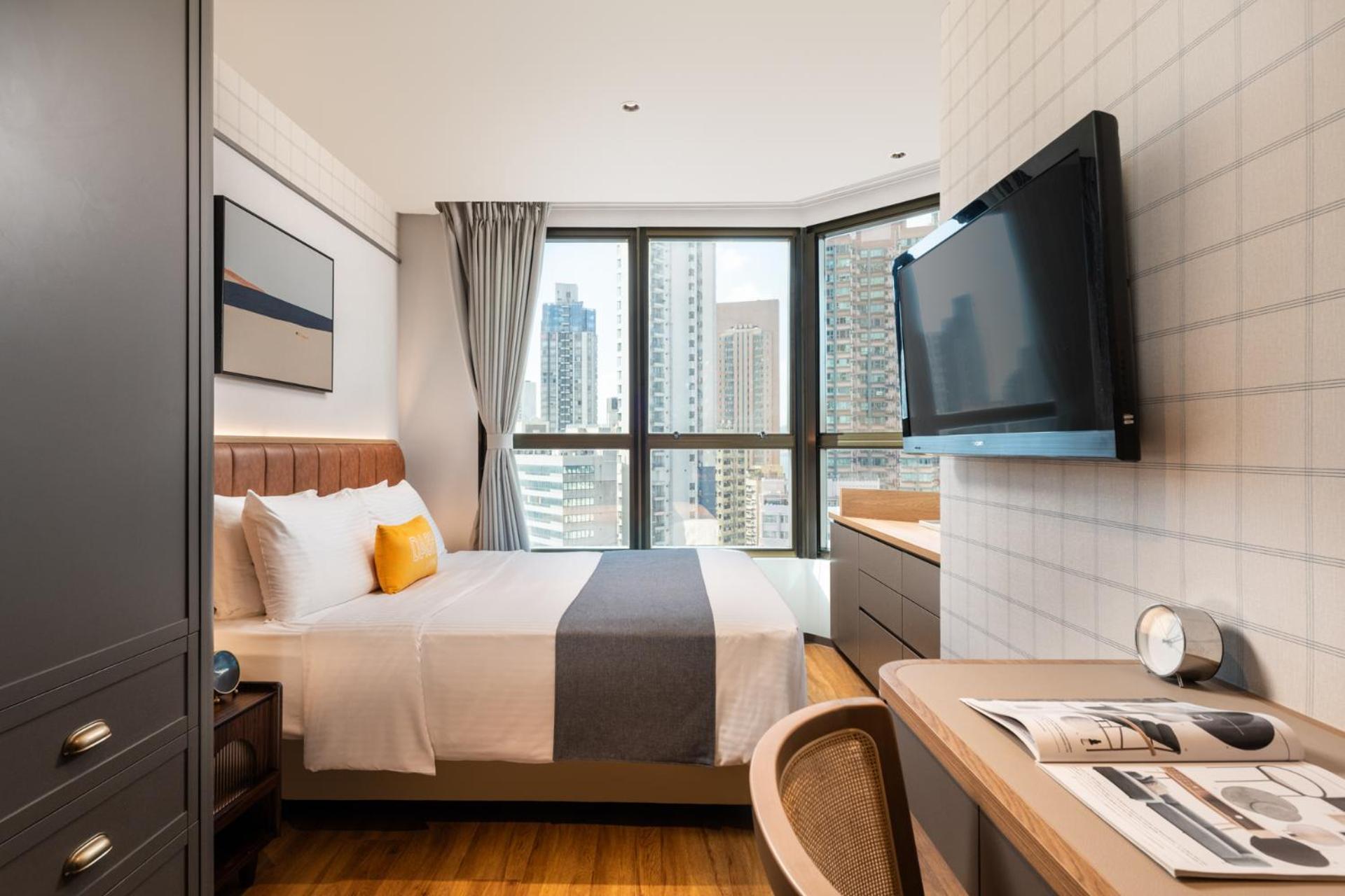 Hotel Dash Living On Hollywood