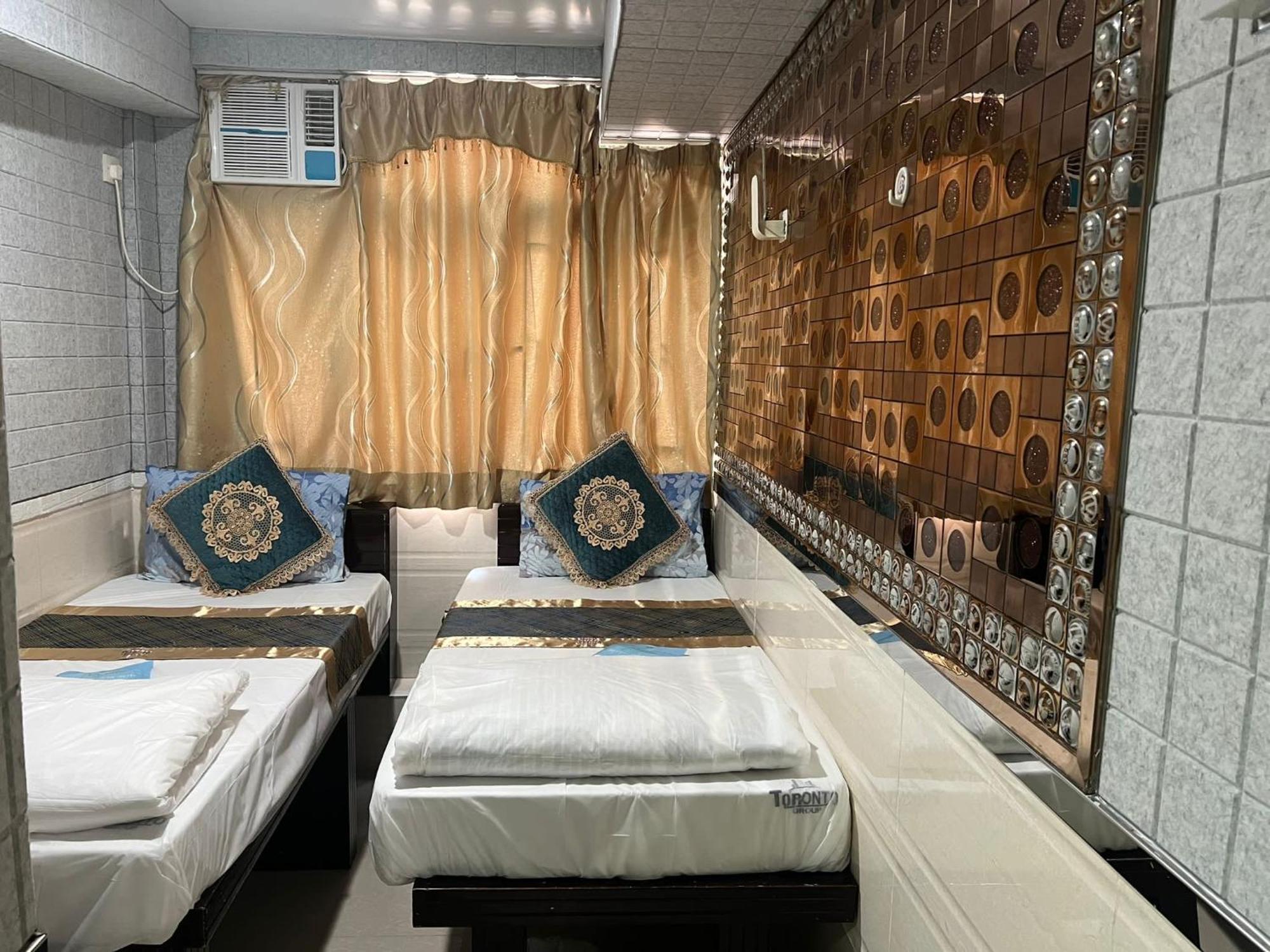 Guest house Temple Street *