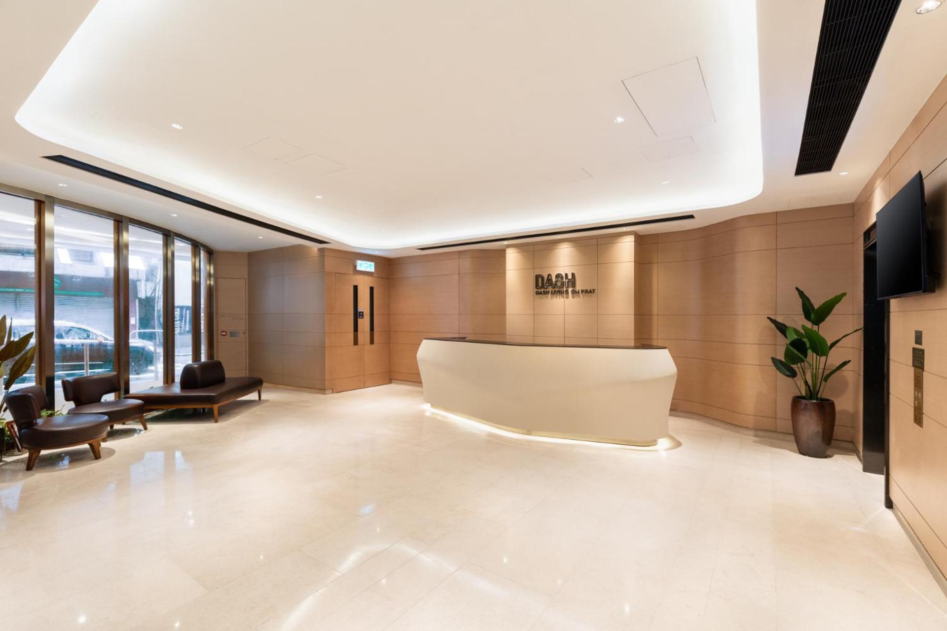 Hotel Dash Living On Prat 4*