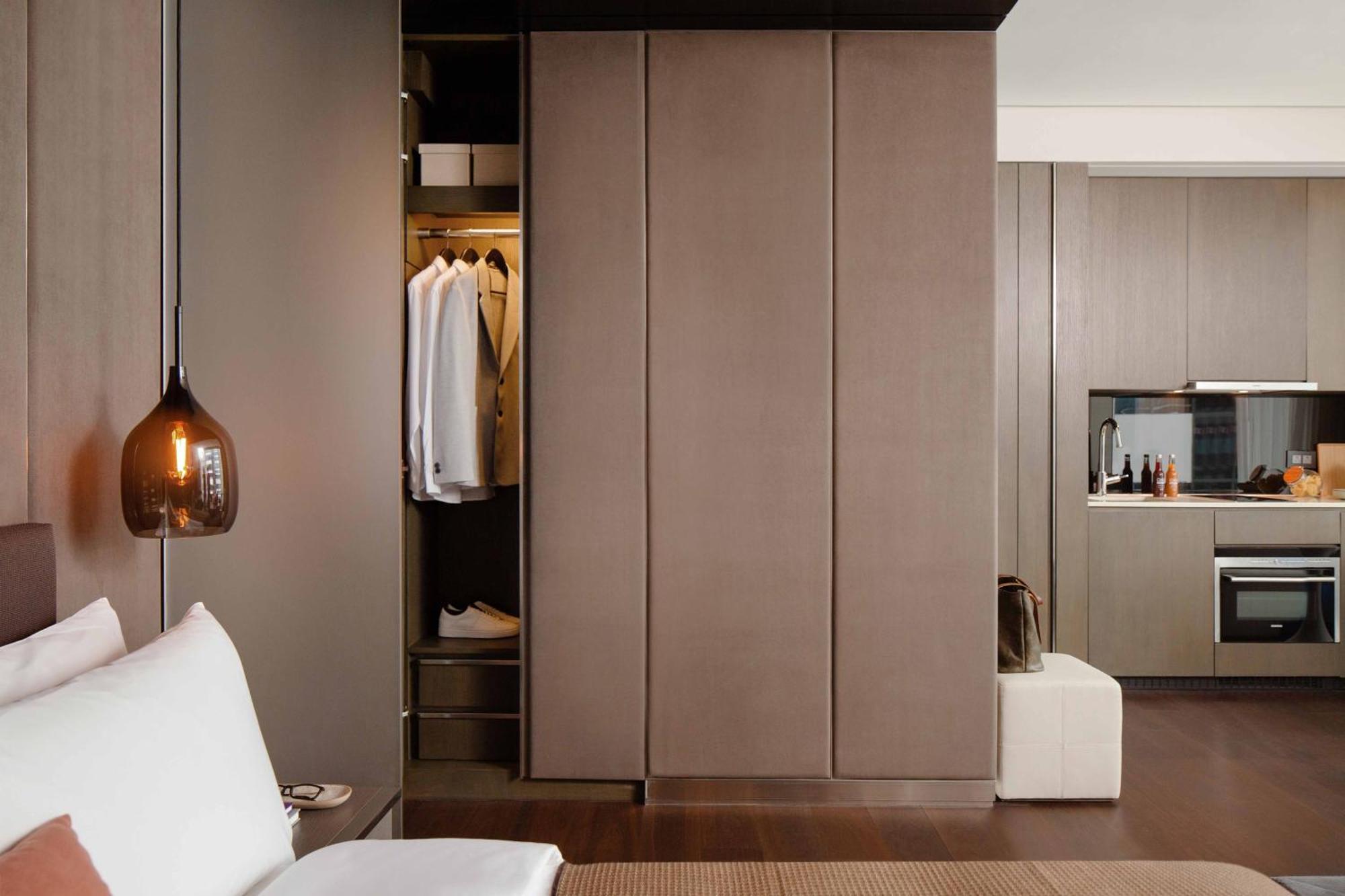Aparthotel East 4*