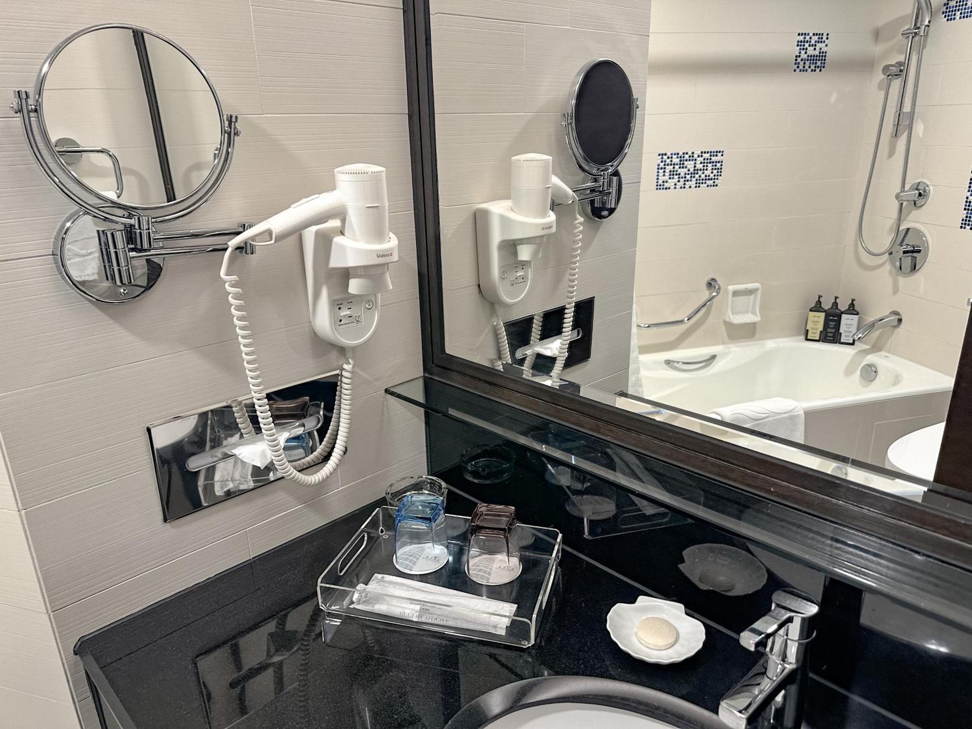 South Pacific 4* Hong Kong