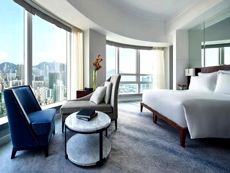 Khách sạn Cordis, 5*