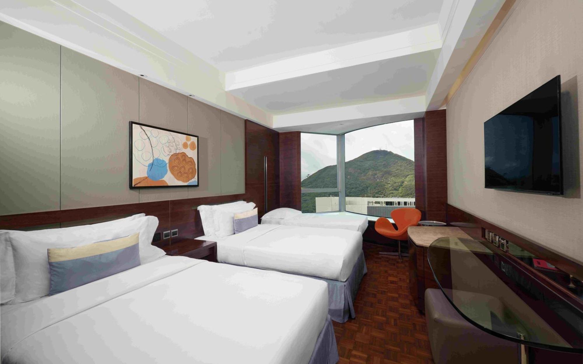 Nina Island South 4*