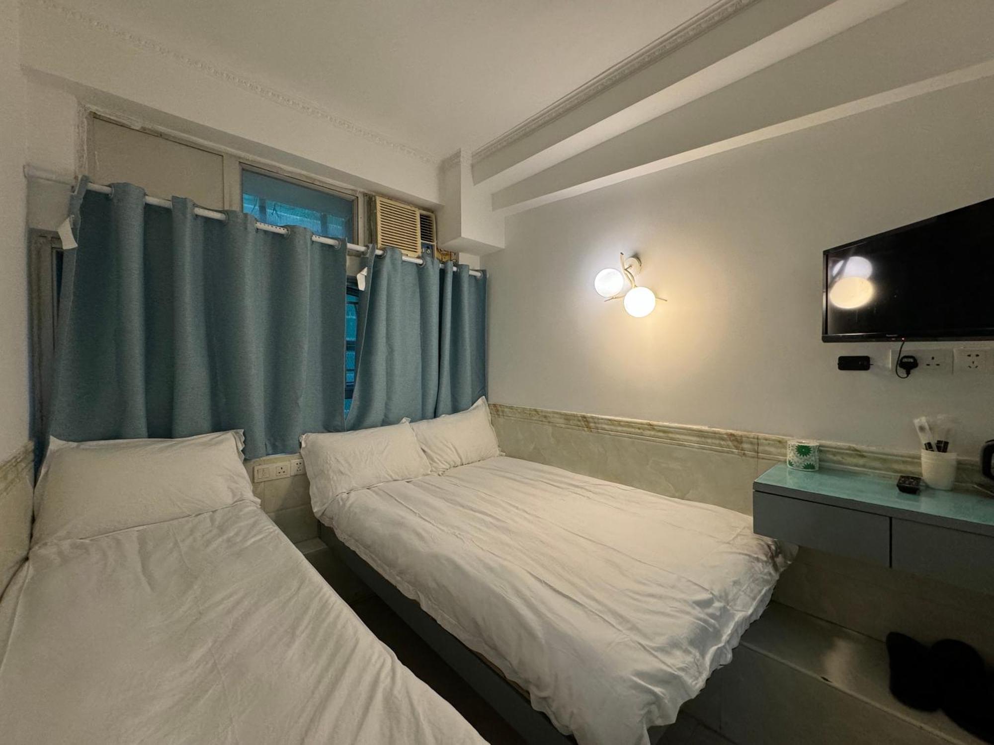 香港金泉賓館 *