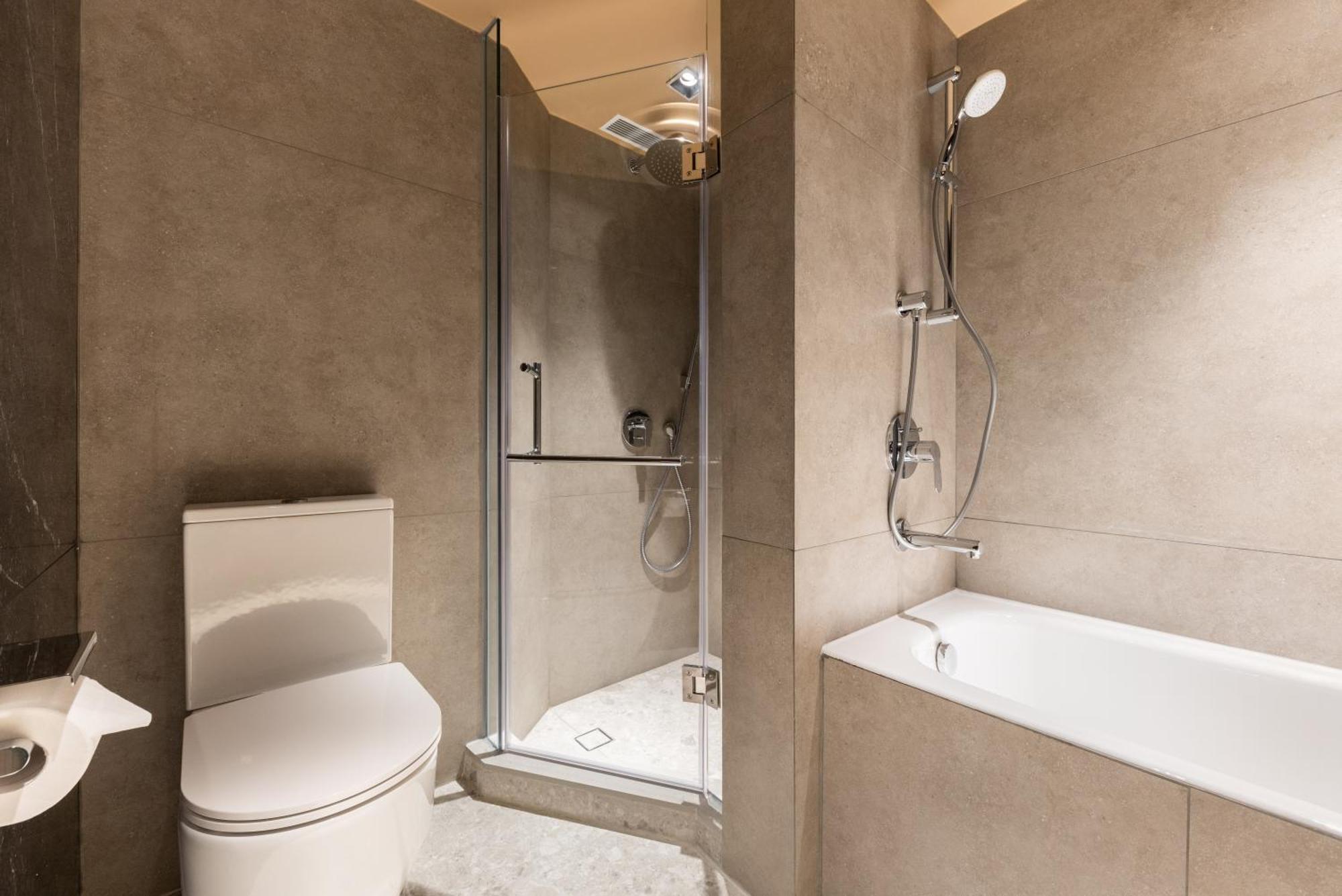 Hotel Dash Living On Prat 4*