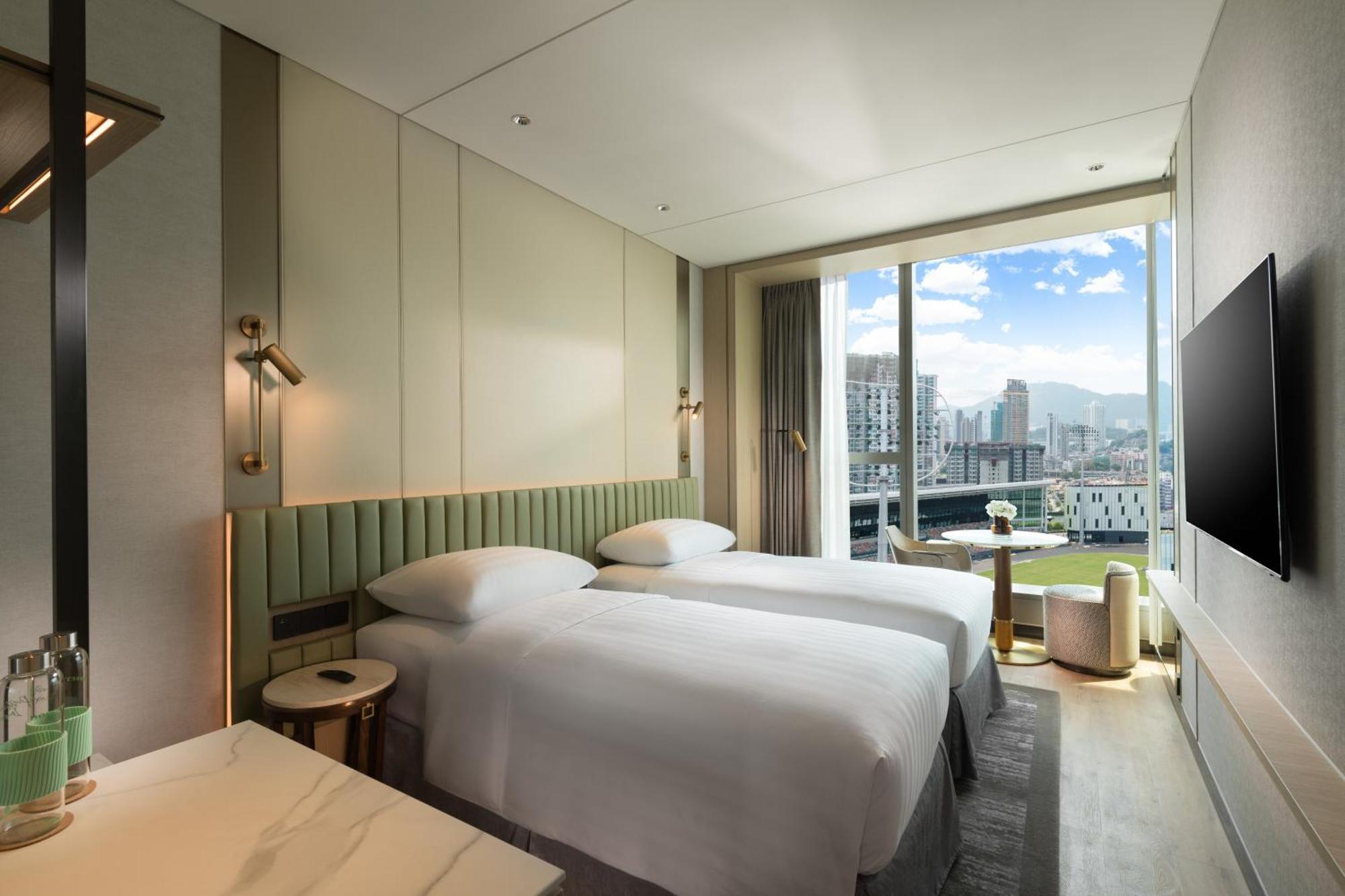 Hotel Dorsett Kai Tak 5*
