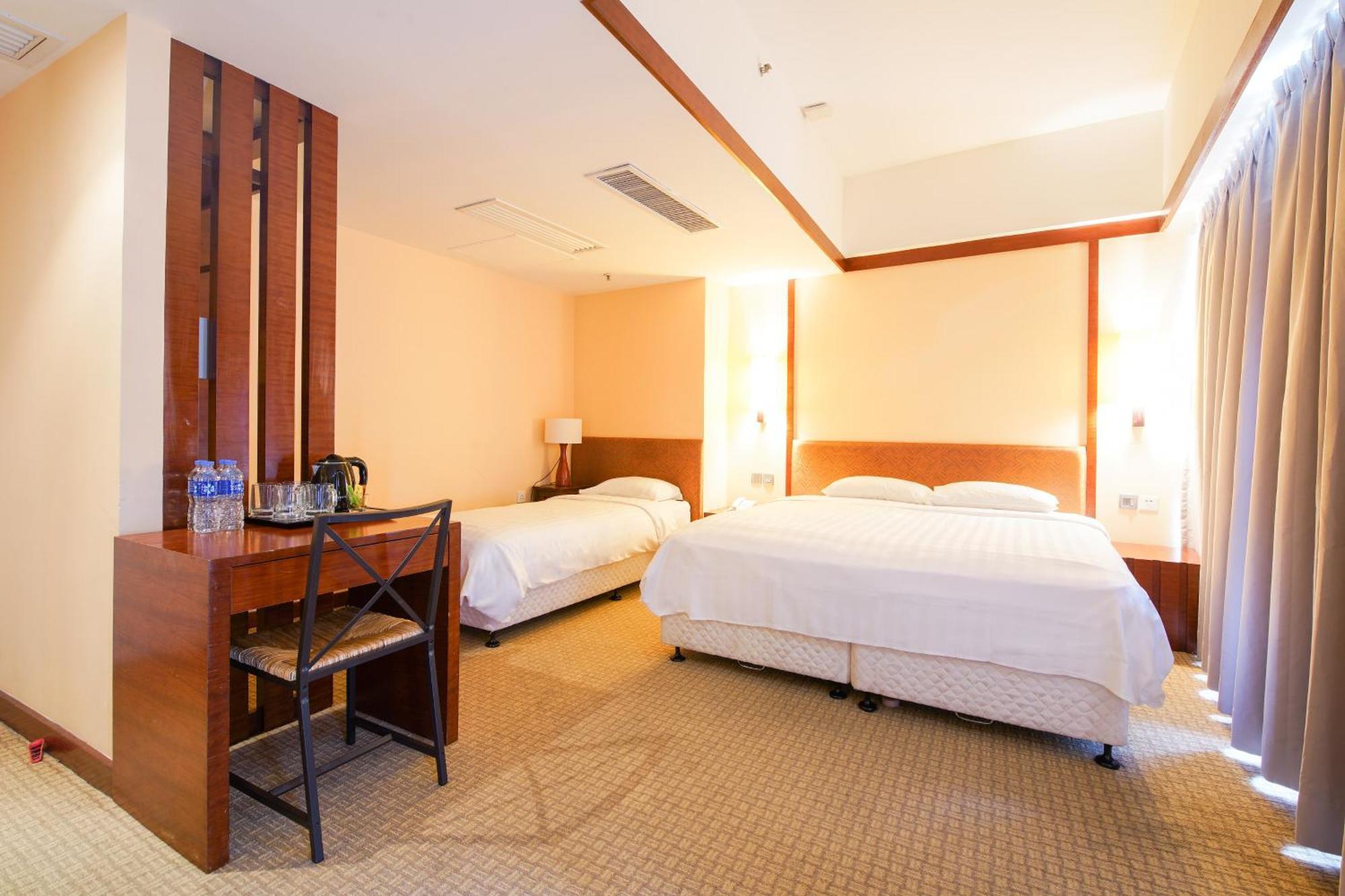 Warwick Cheung Chau Hotel