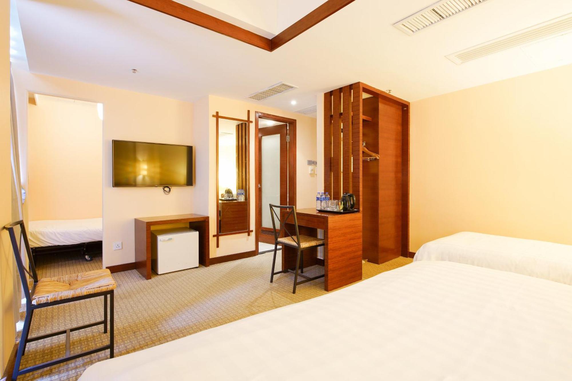 Hotel Warwick Cheung Chau 3*