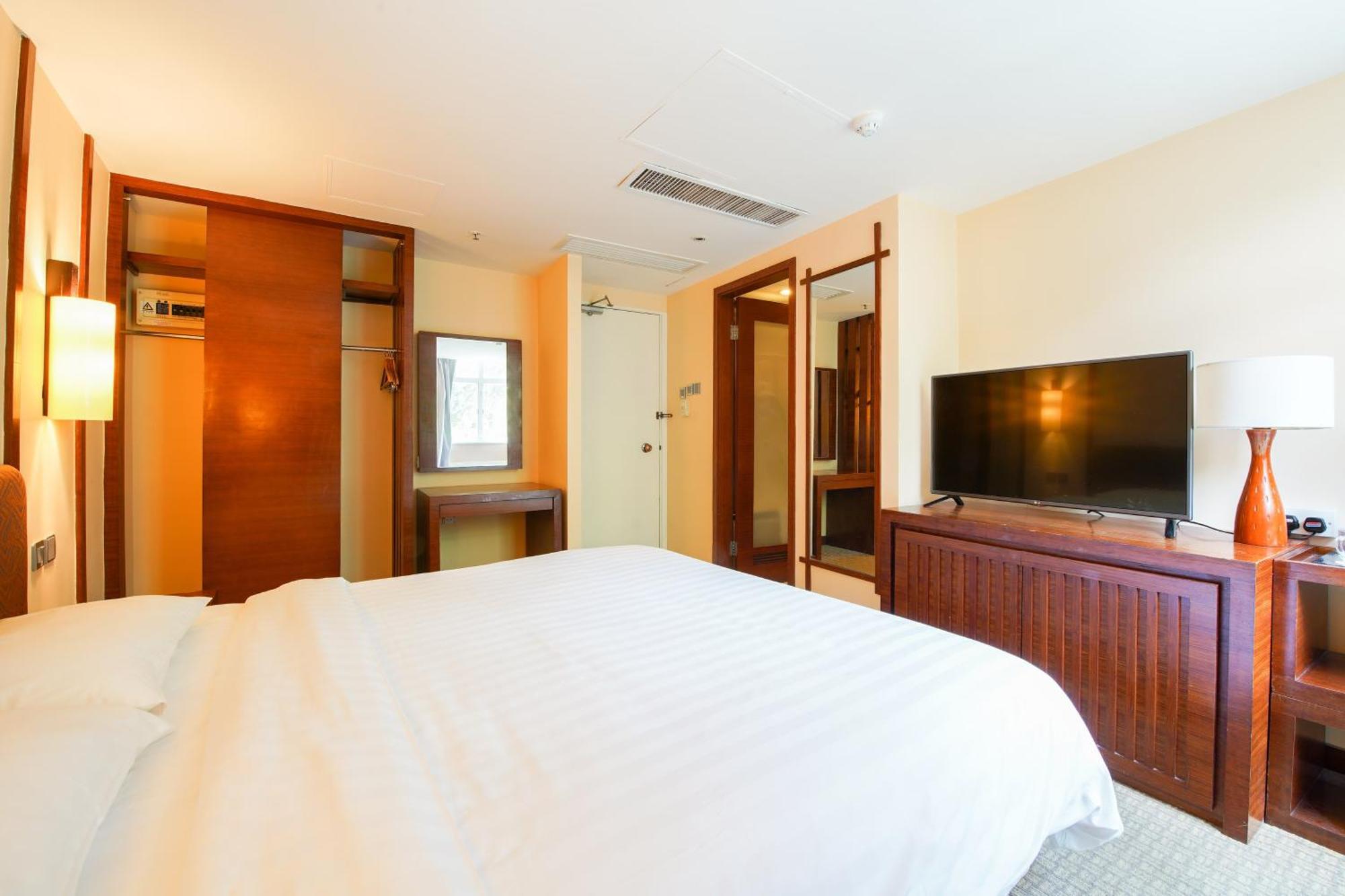 Warwick Cheung Chau Hotel Hong Kong