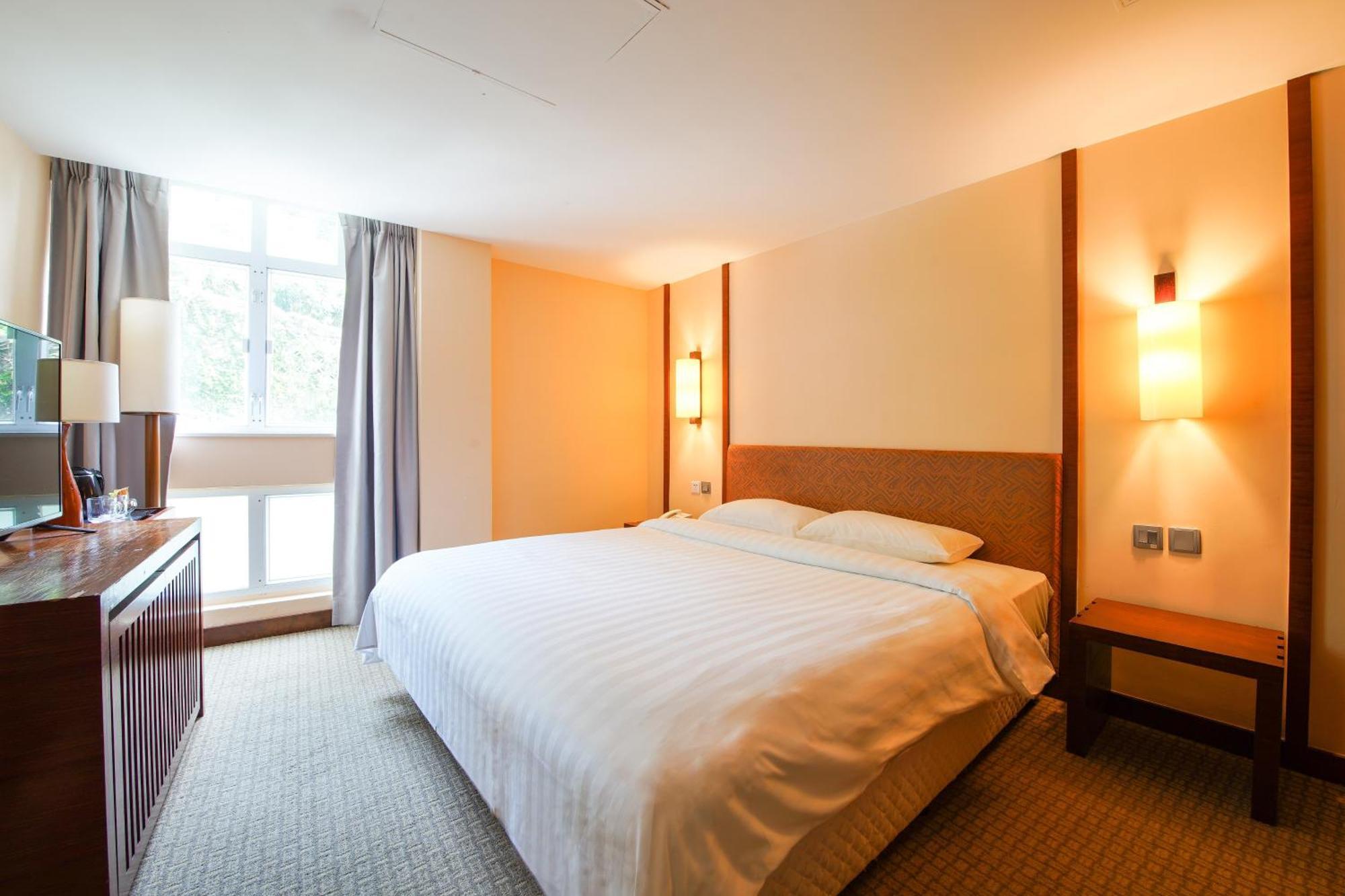 Warwick Cheung Chau 3*