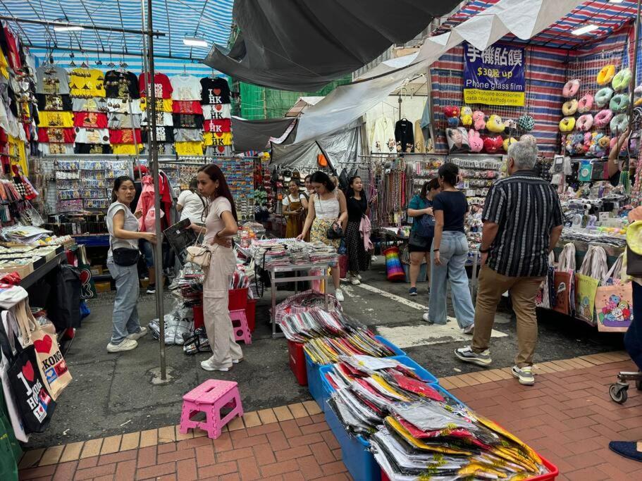 Apartamento 亞朵溫馨公寓3房1 廳7-9人 5張床 旺角中心 地鐵口 樓下就是 女人街 波鞋街鬧市打卡景點 Hong Kong