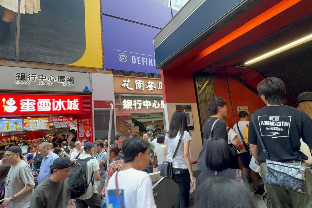 亞朵溫馨公寓3房1 廳7-9人 5張床 旺角中心 地鐵口 樓下就是 女人街 波鞋街鬧市打卡景點