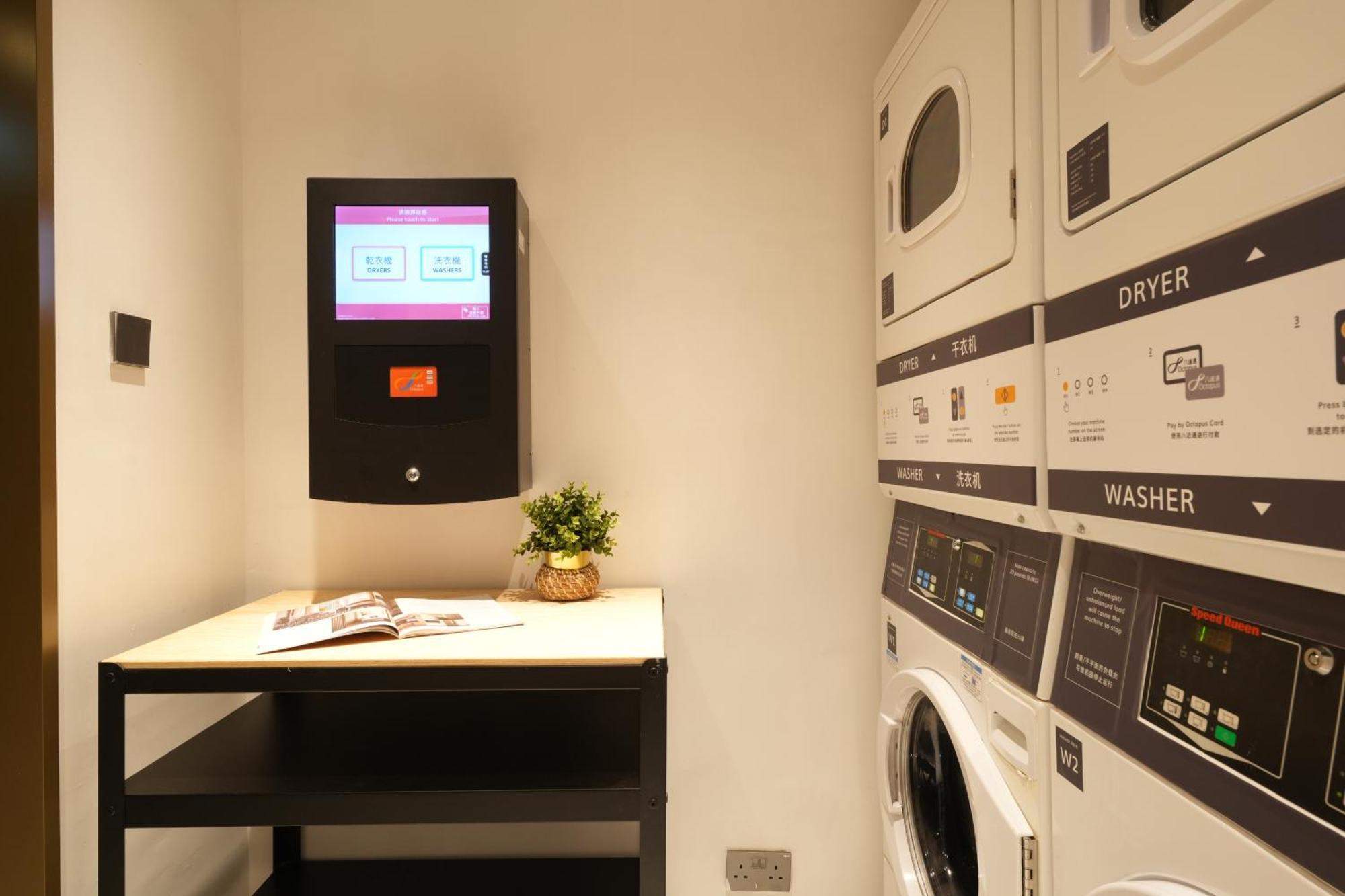 Hotel Dash Living On Queen's Hong Kong
