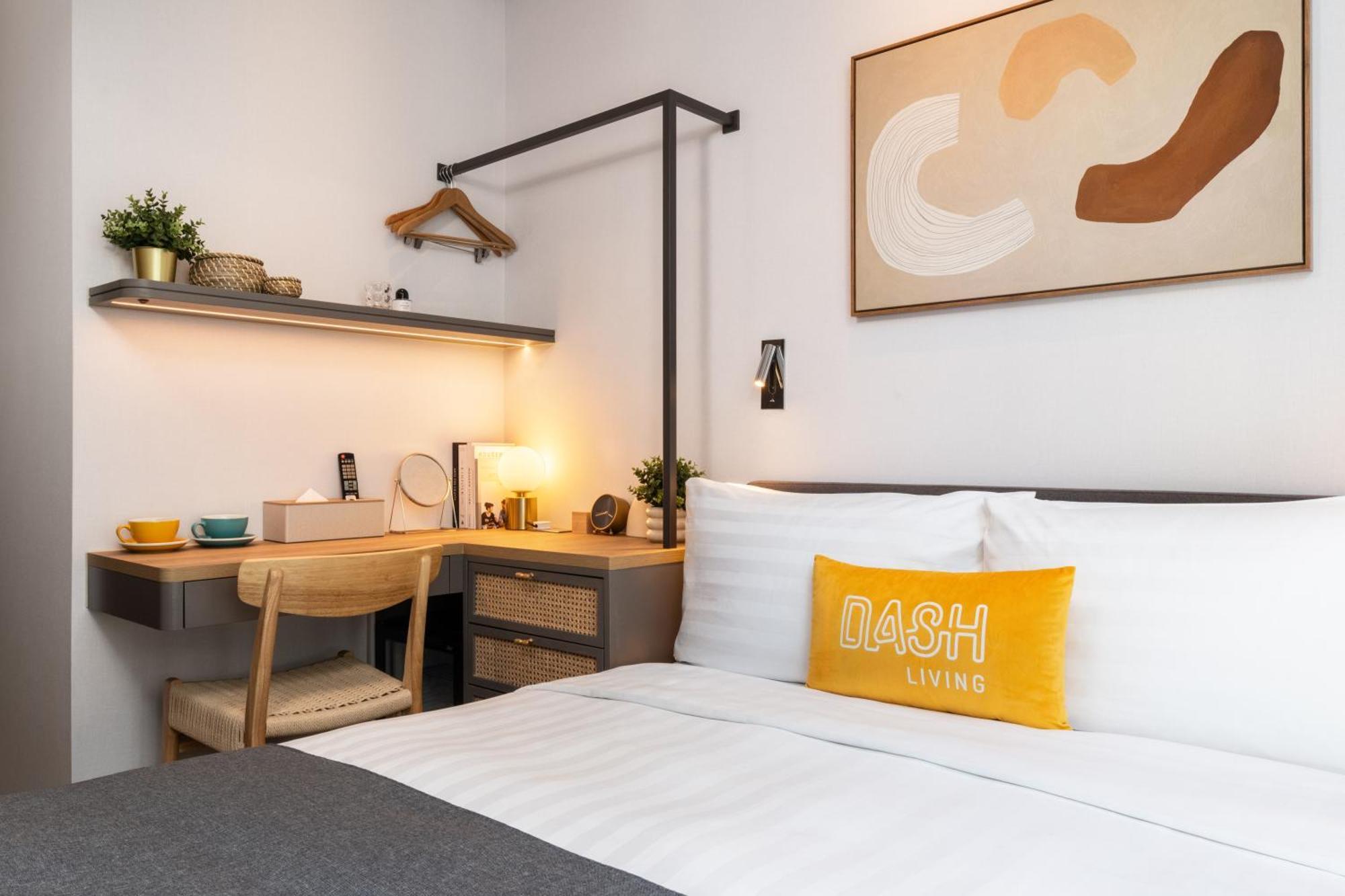 Dash Living On Queen's Hotel 4*
