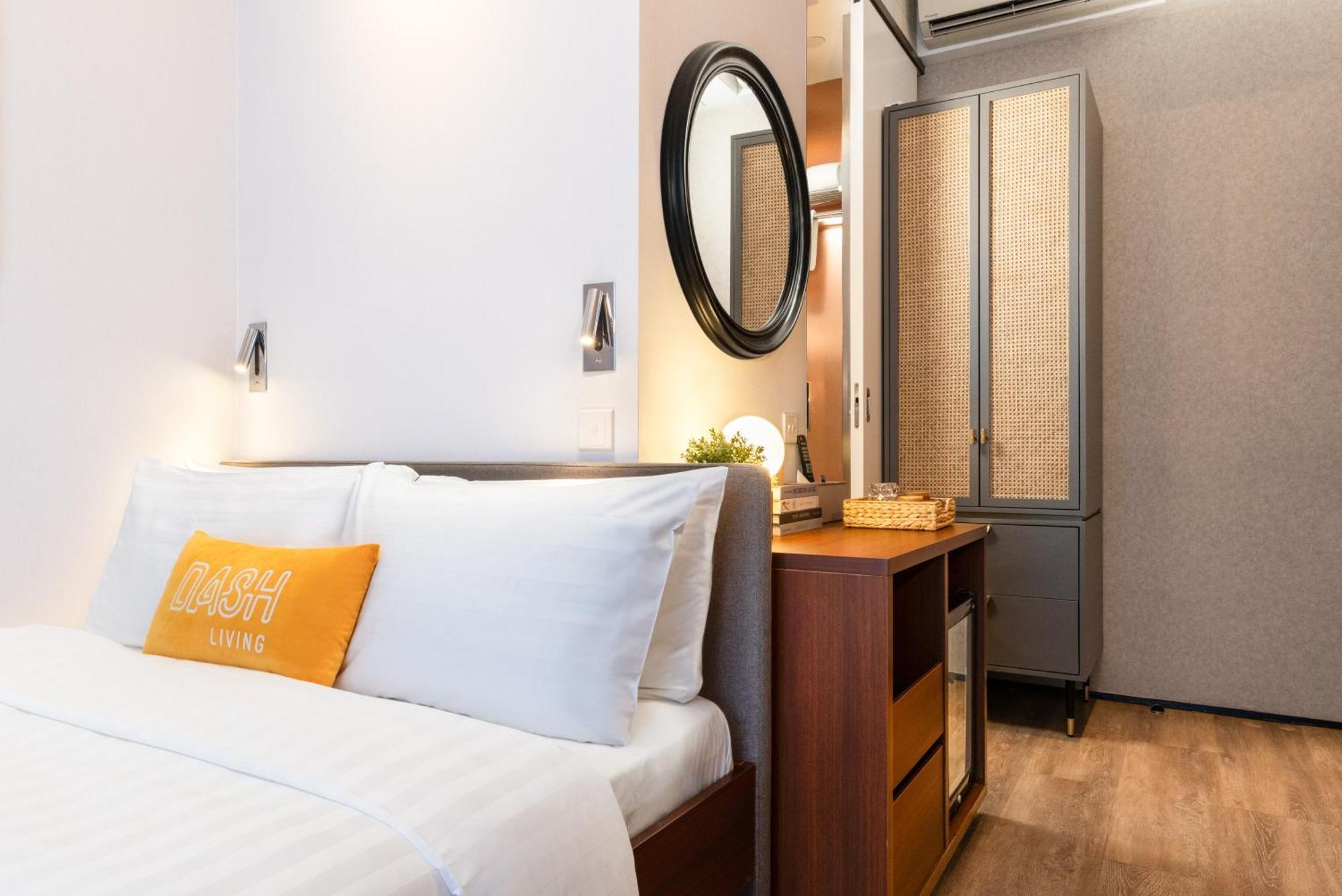 Dash Living On Queen's Hotel