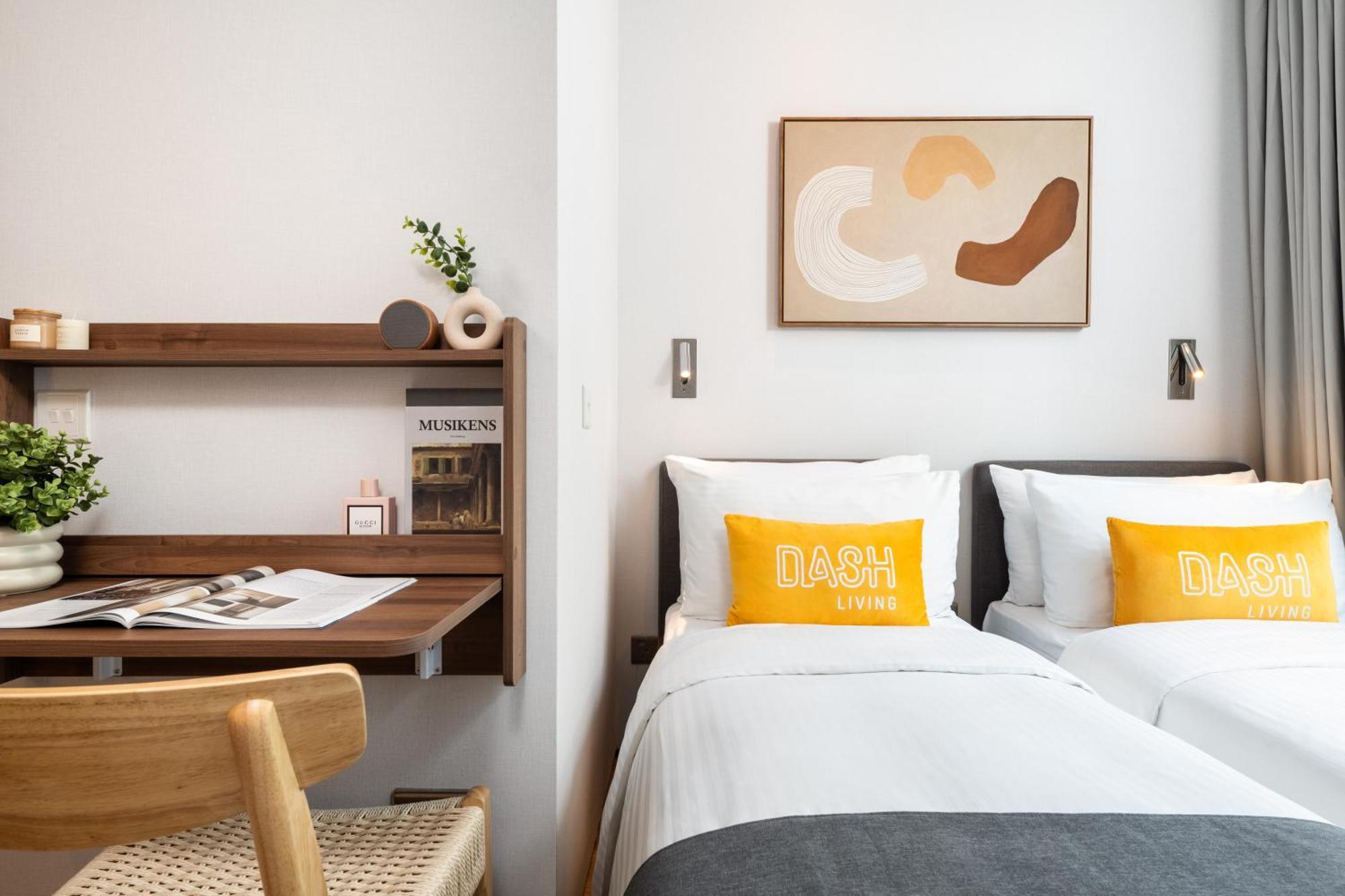 Hotel Dash Living On Queen's Hong Kong