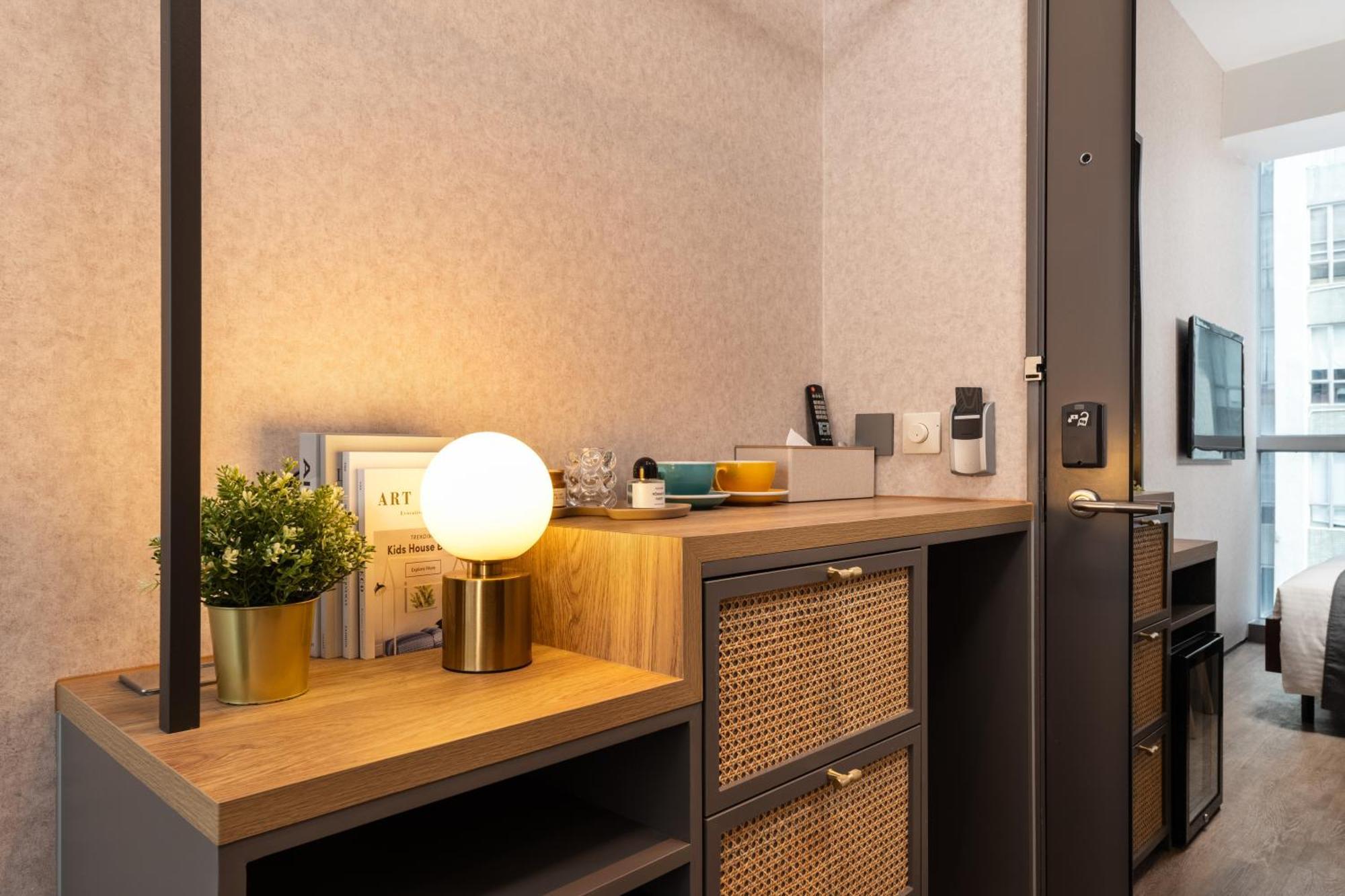Dash Living On Queen's Hotel Hong Kong