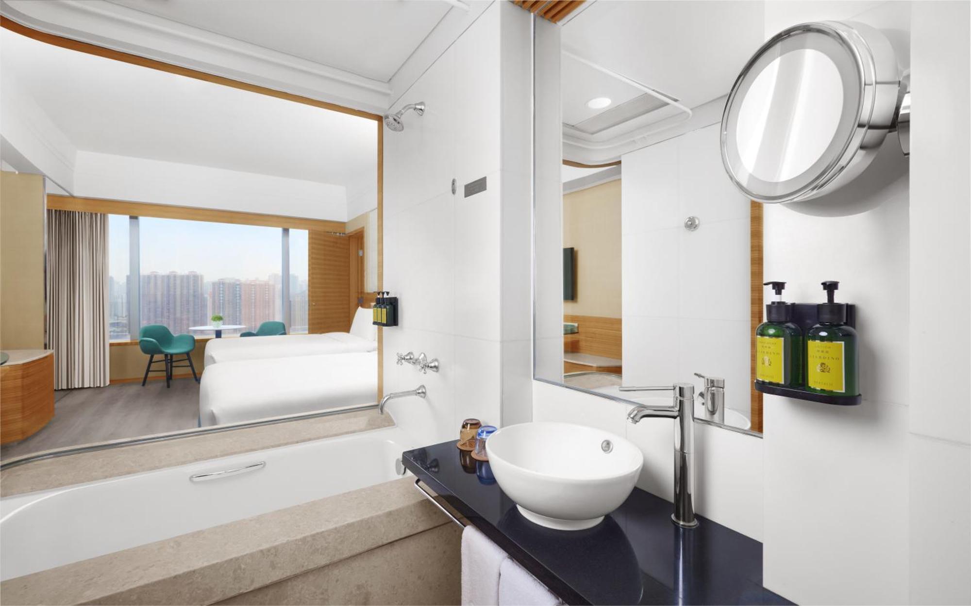 Nina Tsuen Wan West Hotel