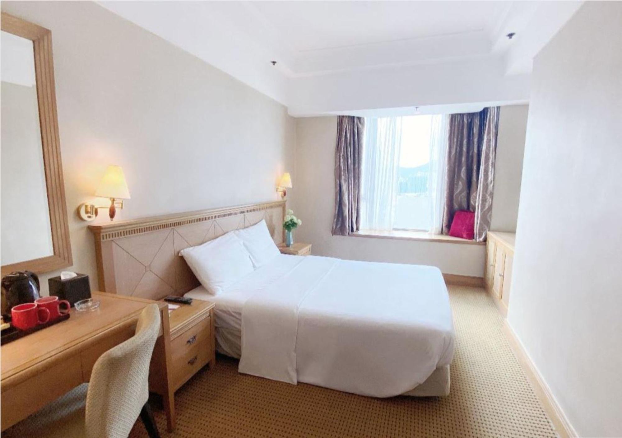 Ramada Grand View 4*