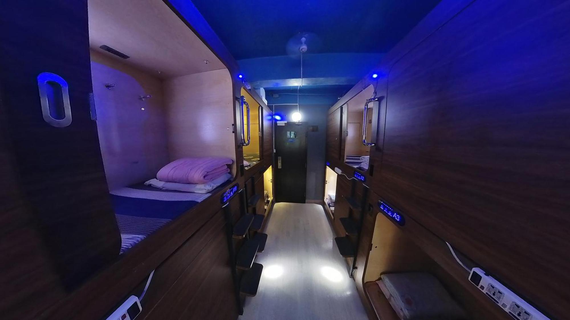 Starway Capsules * Hong Kong