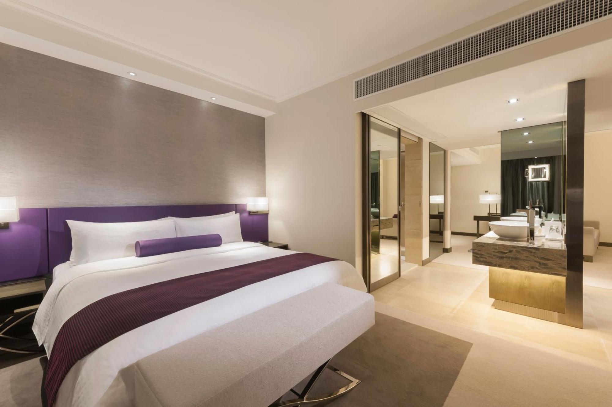 Gateway Hotel, Marco Polo Hotel Hong Kong