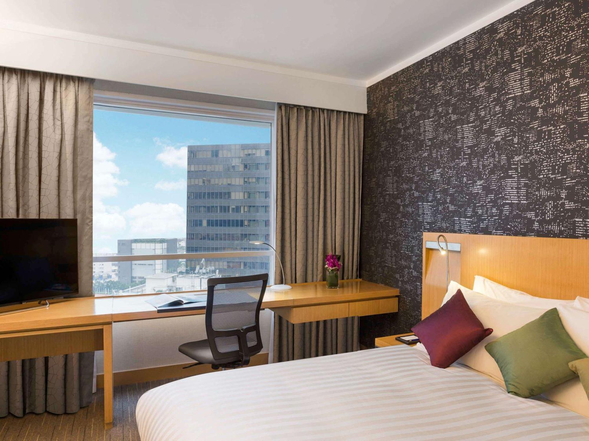 Novotel Century