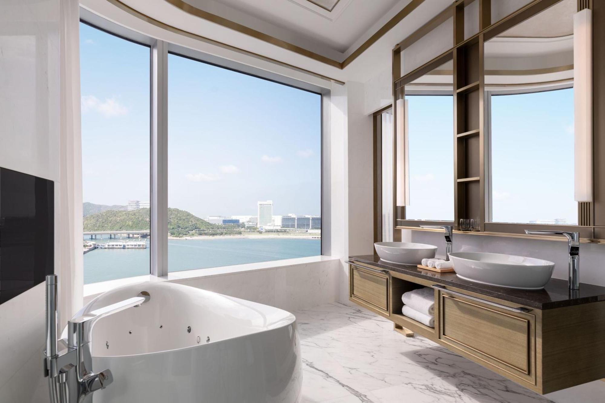 Sheraton Tung Chung Hotel