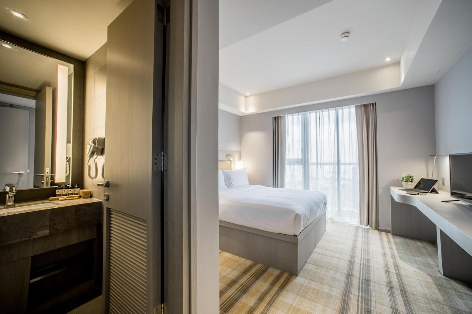 One Dundas Hotel 3*
