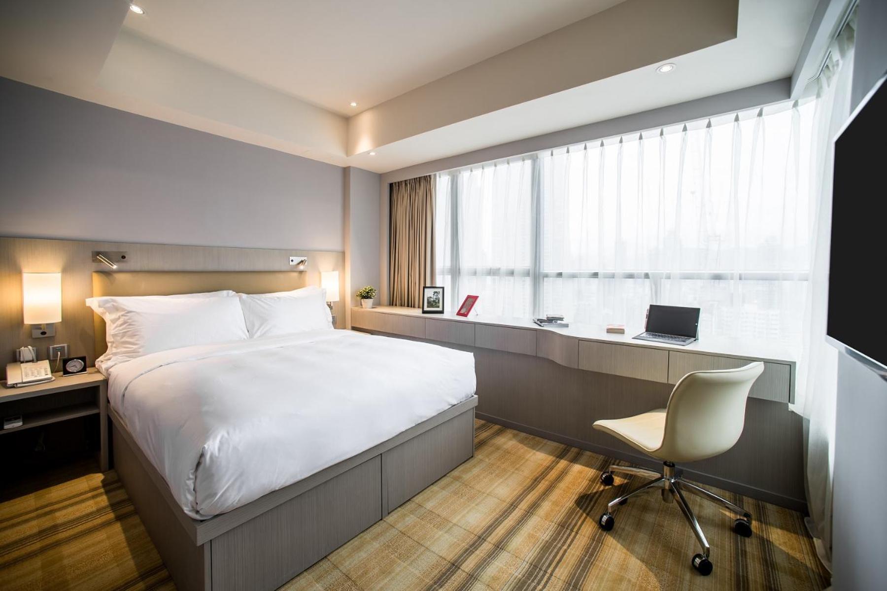 Hotel One Dundas 3*