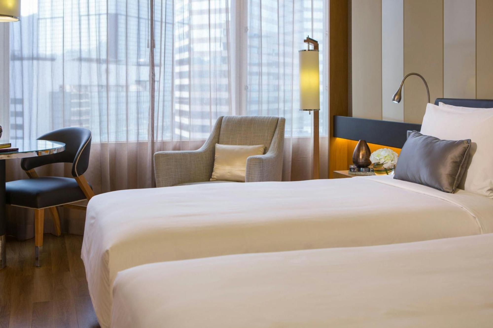 Hotel Renaissance Harbour View 5*