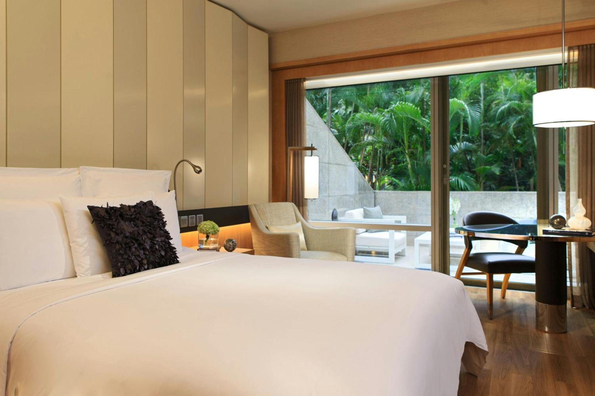 Hotel Renaissance Harbour View 5*