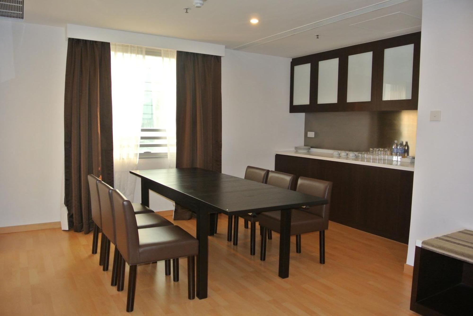 Hotel Ibis North Point 3*