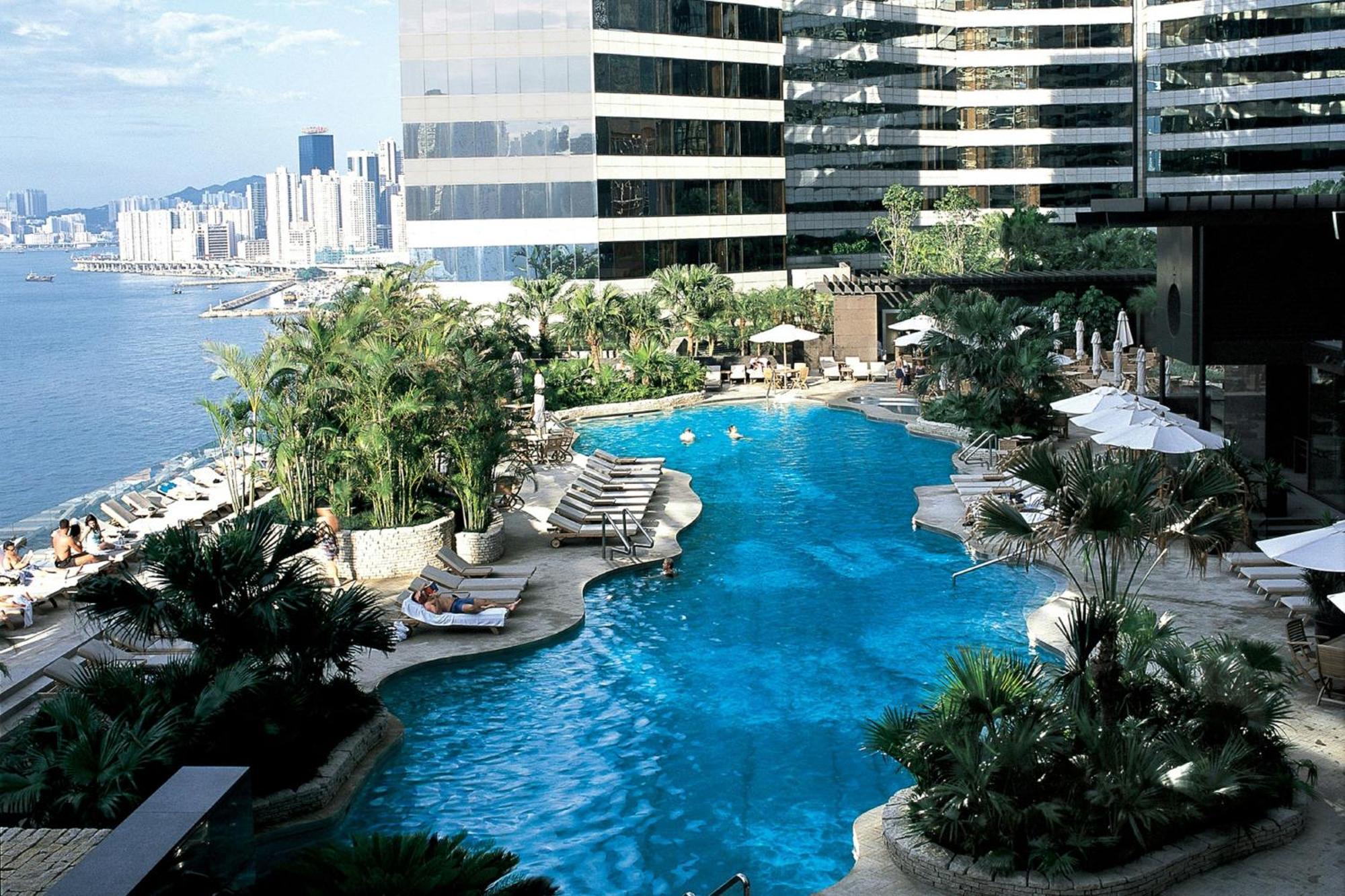 Renaissance Harbour View 5*